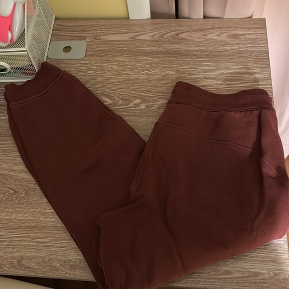 Lululemon Scuba Joggers Preowned Size 8 - Picture 3 of 3